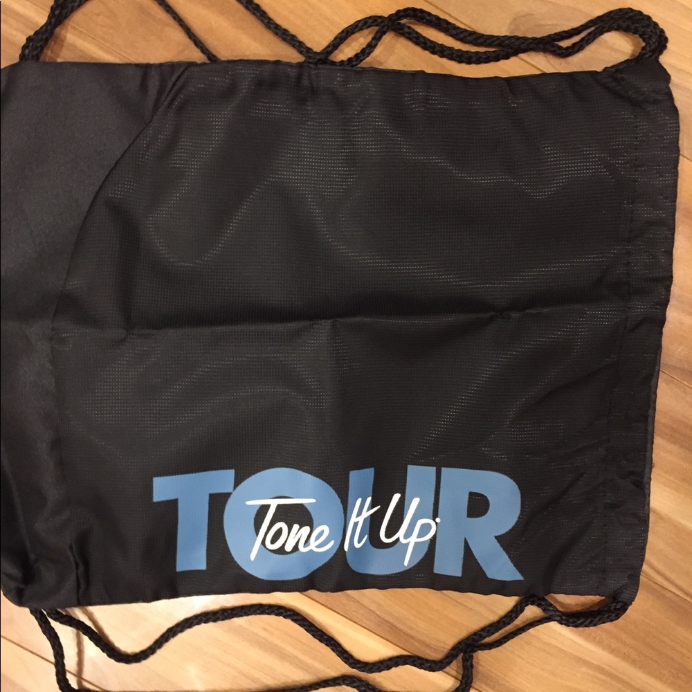 Tone It Up Tour Sports Drawstring Gym Bag New Blck